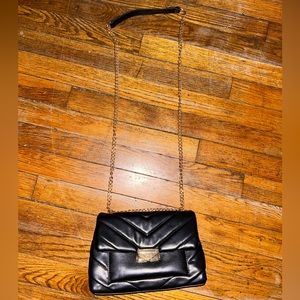 Crossbody/shoulder chain strap black purse bag